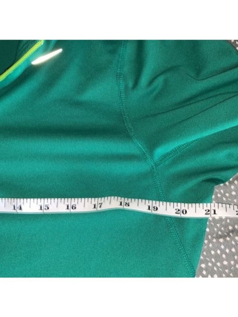 Nike Dri-Fit Green Long-Sleeve Running Shirt W/ Reflective Accents - S - Picture 11 of 11